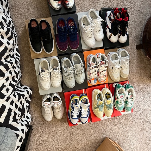 Shoes size 9-10 - Picture 3 of 4